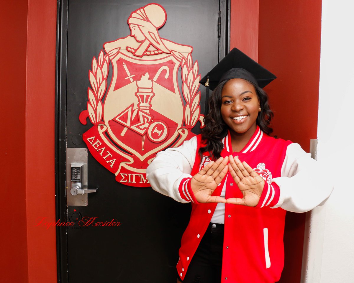 MKJ_lovesyou's tweet photo. A Devastating Graduate ✨ #AlumStatus #GStateU https://t.co/JtKidSwBP6
