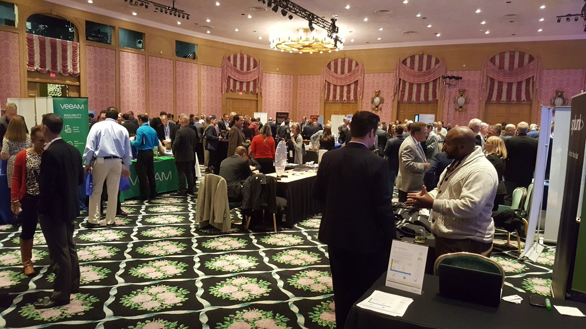 TheBobKrause's tweet photo. Full house at #PartnerSummit17. Come ask your questions or just enjoy a beverage with TBKs fadora. https://t.co/XhQbqaCHSi