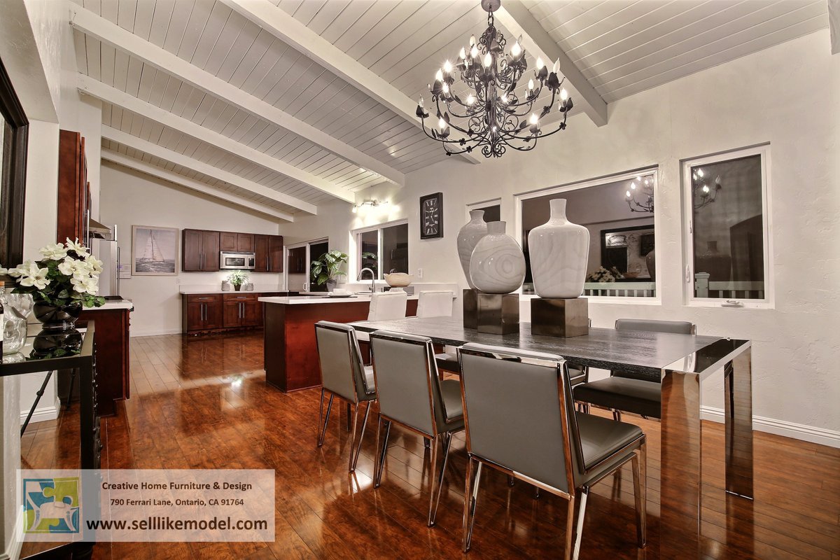 CreativeHome_FD's tweet photo. This is the other property we help the agent to sell in 10 days.
#staginghouse #LAhousesell #LAagents
The Pic 2 &amp; 4 are staged pictures of other staging company. Pic 1 &amp; 3 are our work.
Our facebook is @creativehomefurnituredesign https://t.co/veZN1qcjYn