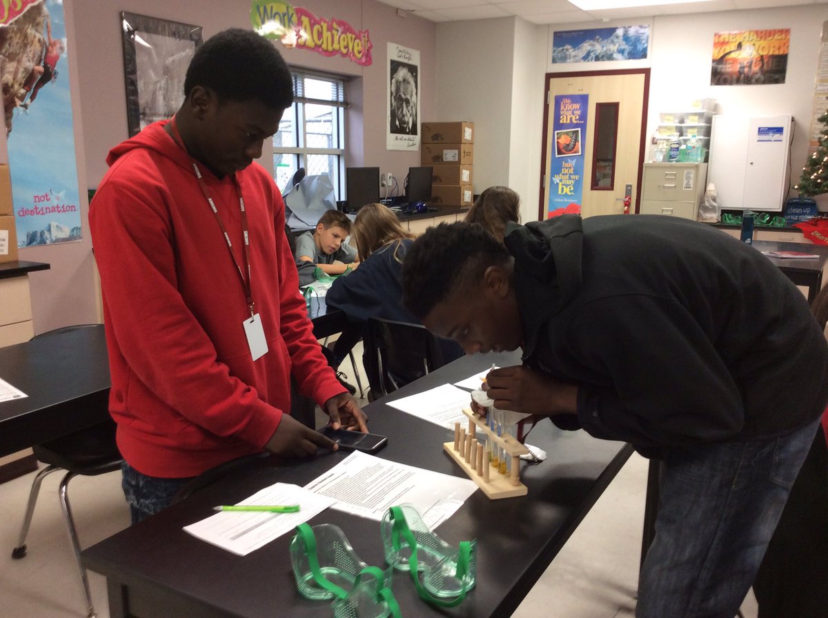 PolzerK's tweet photo. Respiration Lab!  #exerciseincreasesco2 @AMCMSCatPRIDE https://t.co/vHwMnAUvJs