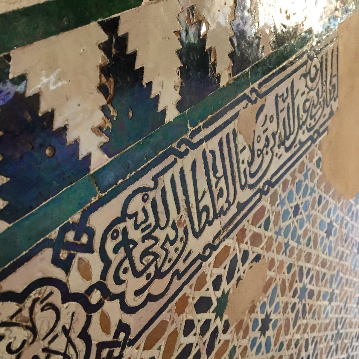 Por fin! Impresionada en la visita #Alhambra #Granada @alhambracultura @MuseoAlhambra #Generalife #PalaciosNazaries #PalacioCarlosV #mocarabes #teselas #epigrafes #jardines #albercas #agua #patios
