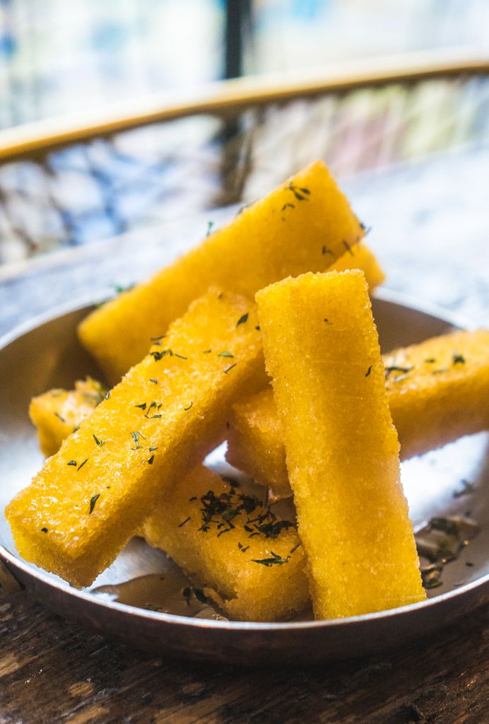DavidRoccosVita's tweet photo. Some polenta fries with your aperitivo or after work cocktail? Who’s in ? 🙋🏻♀️🙋🏻♂️ #Oretta https://t.co/8GGZYfx302
