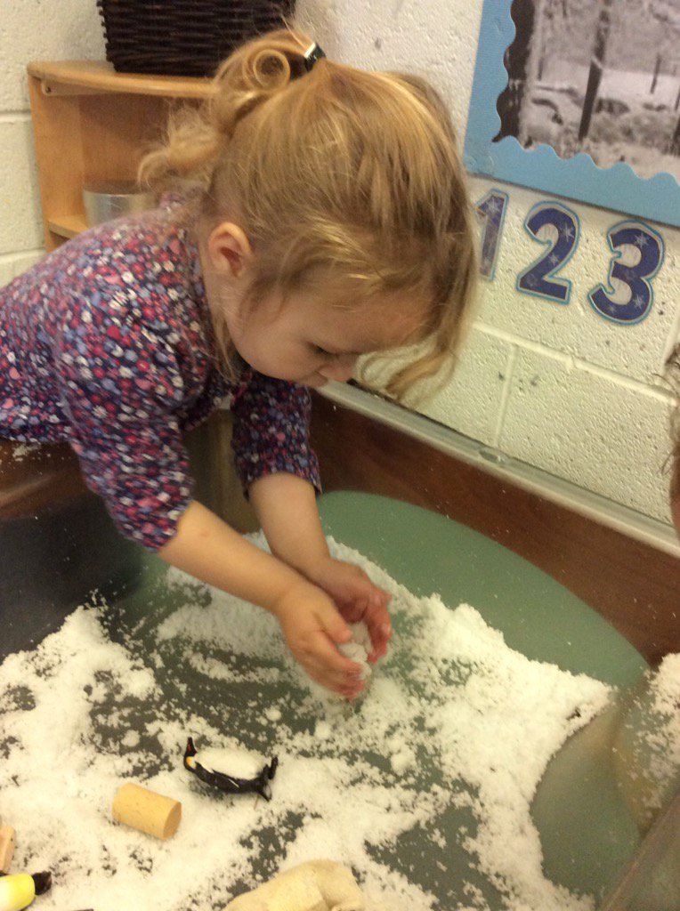 LisaBellamy13's tweet photo. The children have loved exploring our snowy sensory area...@MrsHughesx @alisonmoore193 @TheDistrictCE https://t.co/j3lZ3R2ZSE