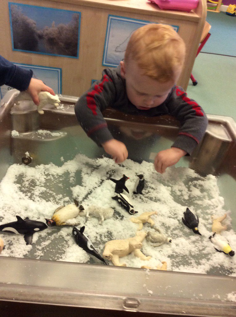 LisaBellamy13's tweet photo. The children have loved exploring our snowy sensory area...@MrsHughesx @alisonmoore193 @TheDistrictCE https://t.co/j3lZ3R2ZSE