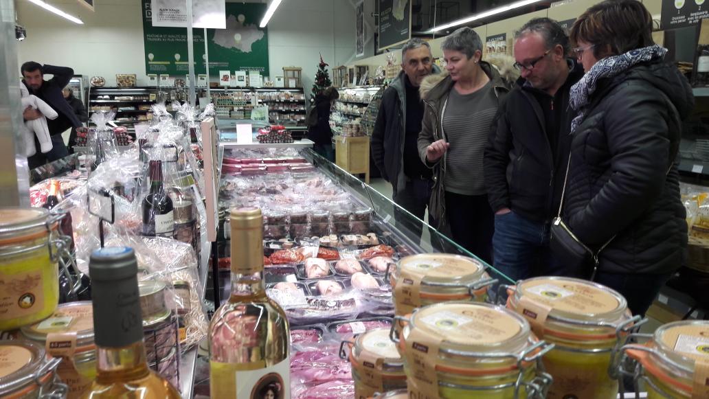 "Pour que le territoire vive, la vie économique doit se développer" pour M. Norbert MELER, maire de Foix(09) à l'occasion  de l'inauguration du magasin FRAIS D'ICI d'<a href="/ARTERRIS11/">ARTERRIS</a> ouvert depuis le 16 novembre dernier. <a href="/Occitanie/">Région Occitanie</a> <a href="/lacoopagricole/">La Coopération Agricole</a>