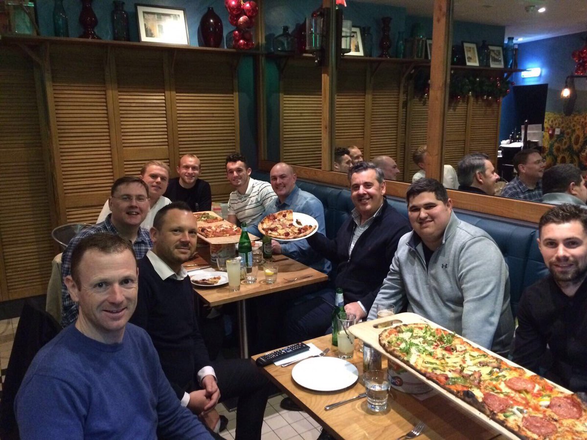 jmcginn7's tweet photo. Half metre pizza and champions league with @LaFavoritaEd 👍🏻 https://t.co/a5shVutykD