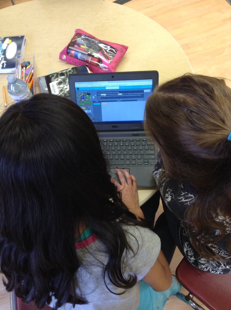 MsJFrederick's tweet image. Getting girls involved and excited about coding! #CSEduWeek #CSforALL @codeorg