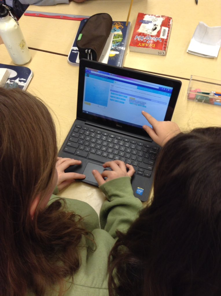 MsJFrederick's tweet image. Getting girls involved and excited about coding! #CSEduWeek #CSforALL @codeorg