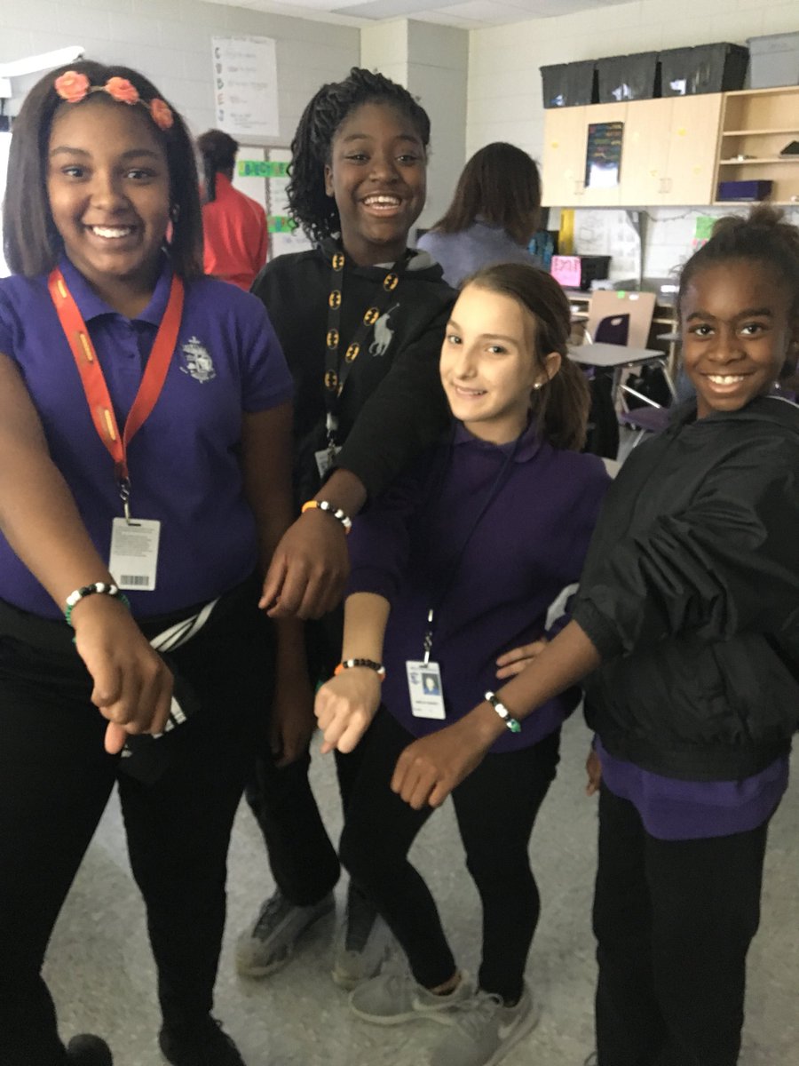 rnguyenmath's tweet photo. High school #APCSP students bring computer science to 3-5th grade classrooms today for the #hourofcode @MSAEastKnights @NMSI @UTeachCS #binarybracelets #itsallbits  #IPSBproud #msaeast https://t.co/E1oxrB5auJ