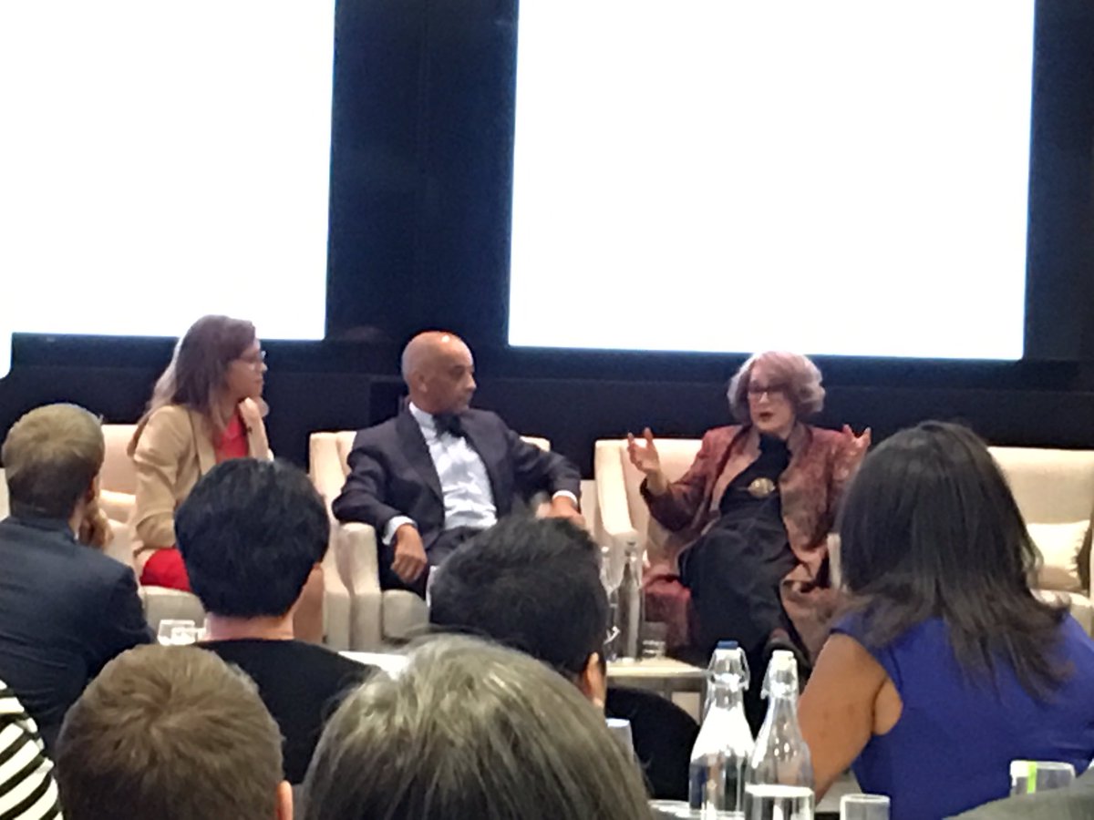magnuspearson's tweet photo. Hearing story of @sharpenewt growing up in US &amp; finding how to foster diversity &amp; collaboration; on learning quest tonight @NorthernTrust for @kpmguk &amp; #Breathe with Centre for Synchronous Leadership &amp; @Juvelad https://t.co/6nz22Ogg5d
