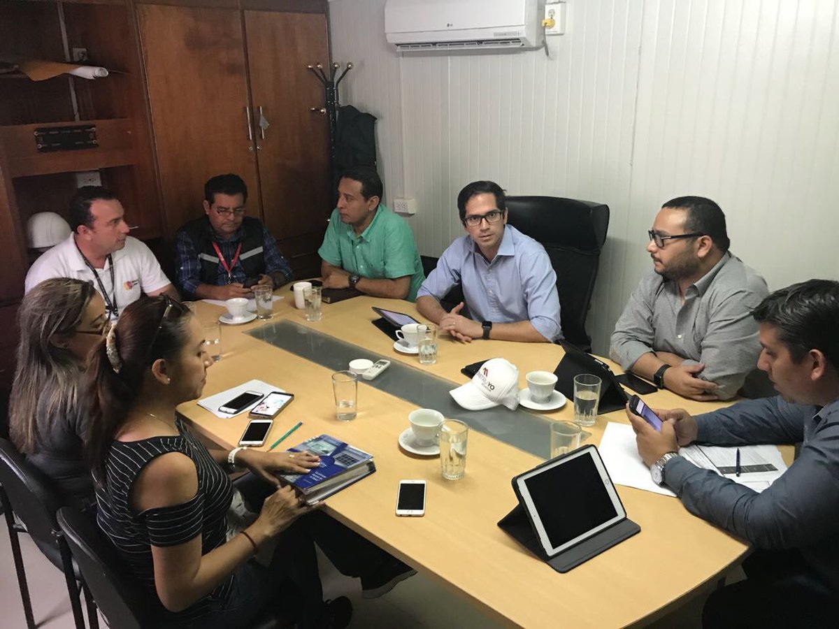carlosbernalEc's tweet photo. Hoy #AgendaTerritorio en #Sucre, cumpliendo nuestro compromiso, reconstrucción y reactivación productiva. #ReconstruYoEc https://t.co/be3UH1kFXj