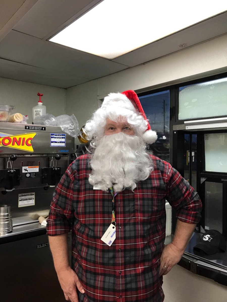 junco_jennifer's tweet photo. #sritulsa #4539 #hotdogsallday #spreadingcheer https://t.co/HPOyPVJbOP