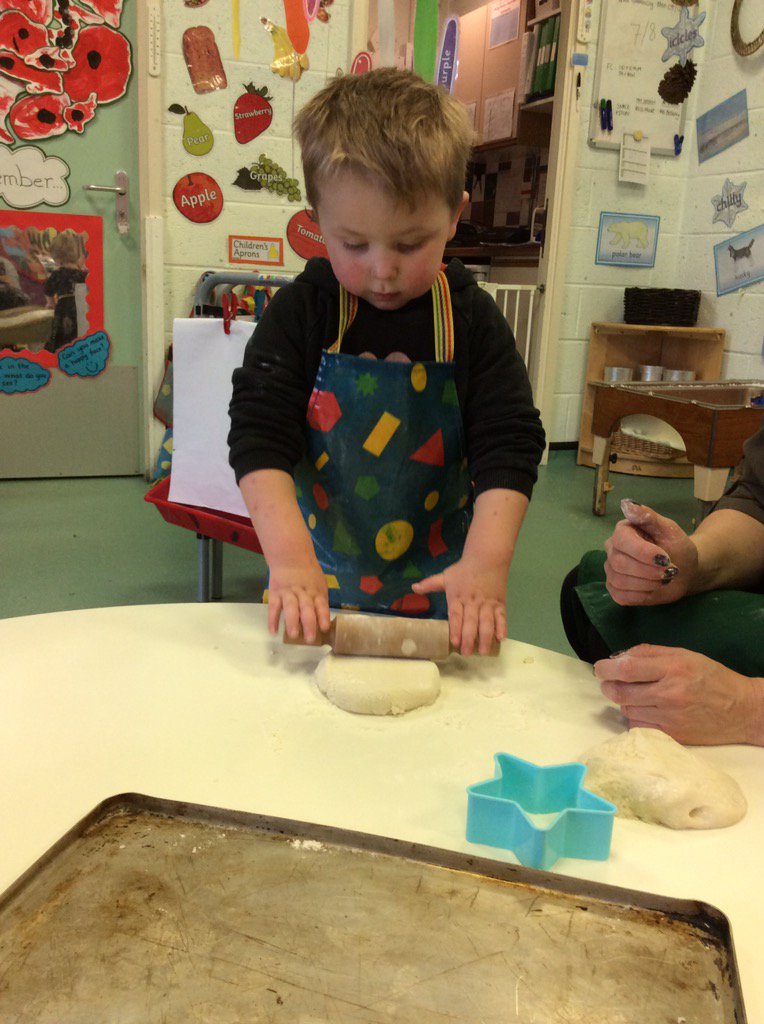 LisaBellamy13's tweet photo. Busy Little Stars...@MrsHughesx @alisonmoore193 @TheDistrictCE https://t.co/wkucgF3pUN