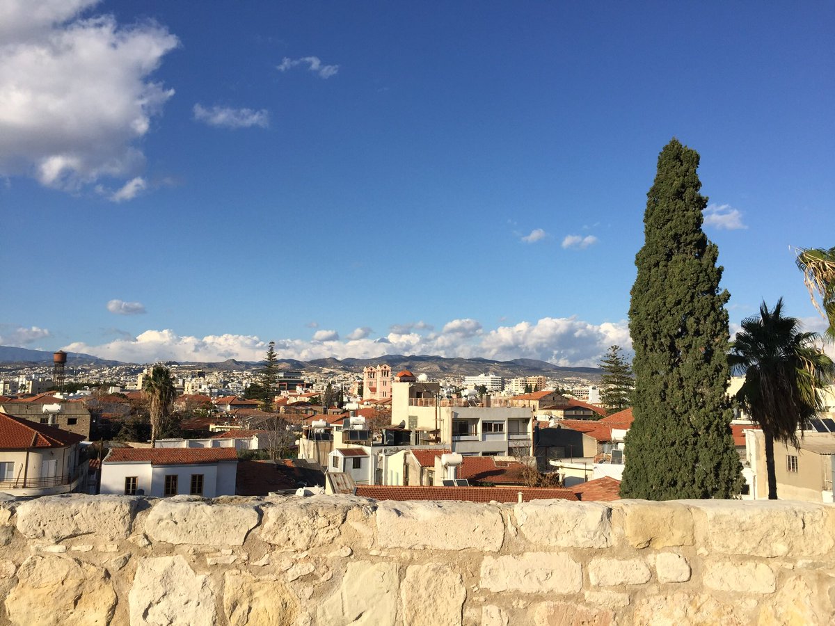 sujculture's tweet photo. Someone to claim us, someone to follow / Someone to shame us, some brave Apollo
🌇 #Limassol #Lemesos 🗺 #Cyprus ⚽️ #ApollonLimassol #ApollonFC @ApollonOfficial ⚽️ #ToffeesInEurope https://t.co/mOqQ5qQaOU