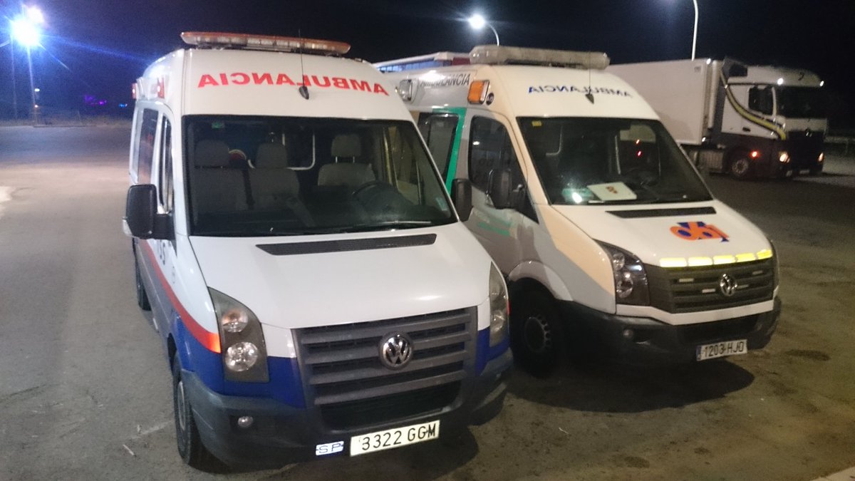 fonsisucesos's tweet photo. @MinimuhYT  saludos 🚑🚑🚑🚑 https://t.co/j1jlUmG6oC