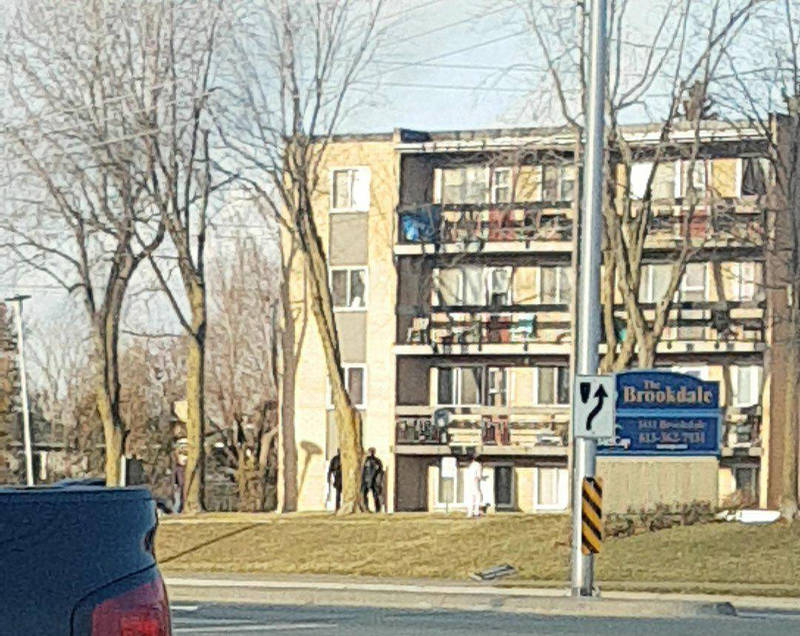 Raid at Brookdale Arms bit.ly/2ADmnmY @CCPSmedia #CornwallON #raid #weapons https://t.co/ST19Mp8lFE