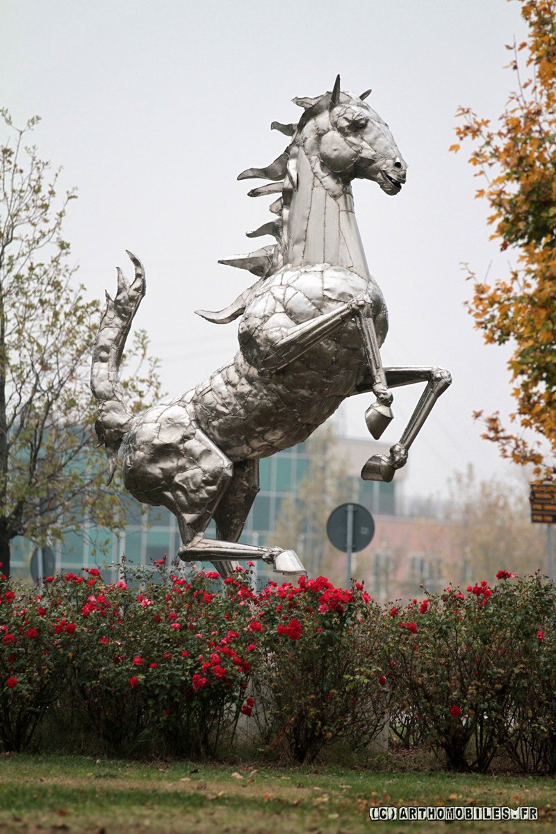 ISG_REALESTATE's tweet photo. @MuseSunnyIsles resident sculptures artist, @Helidon_Xhixha is universally known for the Prancing Horse created for @Ferrari. The Prancing Horse is inspired by the passion for speed and the powerful engines of the cars. #MiamiArtweek https://t.co/2qr9DyR8PP