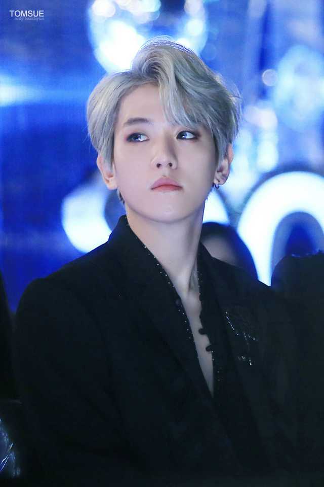 chanmosphere's tweet image. Baekhyun makes a living by working as a male prostitute. It's hard, but he has grown to get used to it.

Chanyeol is a lonely man searching for company and maybe, someone to spend the rest of his life with.

Prompt by @baekthereal0506