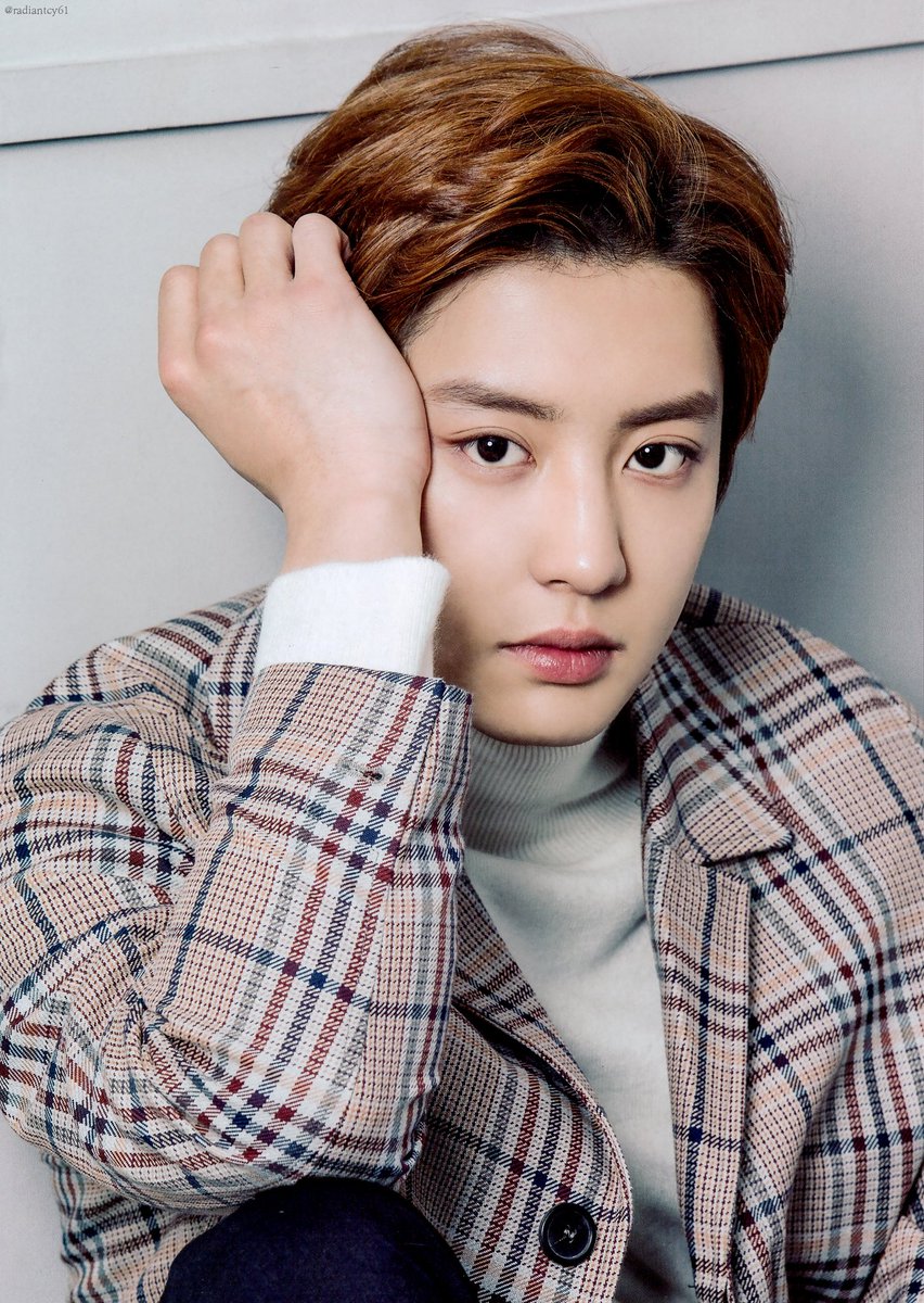 chanmosphere's tweet image. Baekhyun makes a living by working as a male prostitute. It's hard, but he has grown to get used to it.

Chanyeol is a lonely man searching for company and maybe, someone to spend the rest of his life with.

Prompt by @baekthereal0506