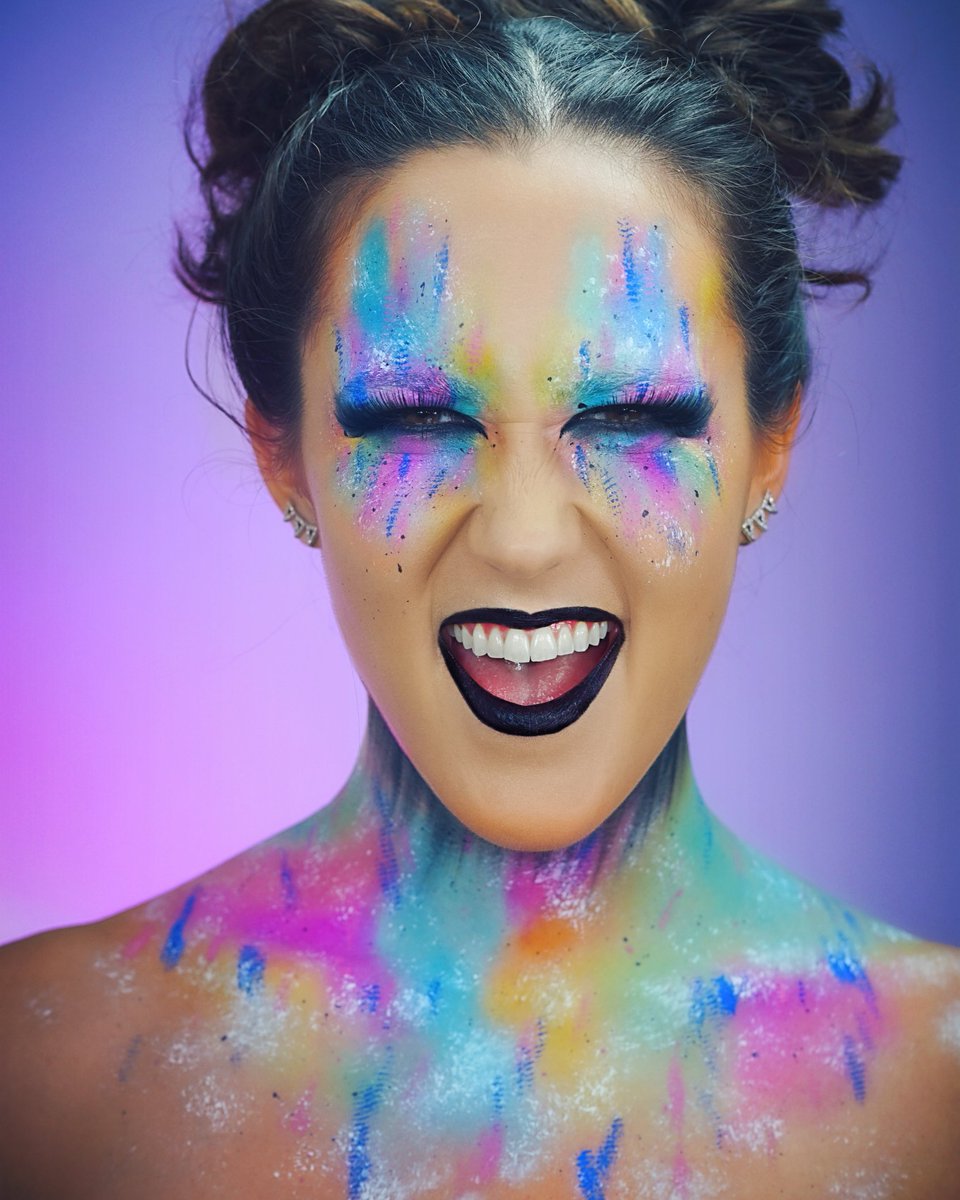 Color madness 💙💥💜
Made by our student Megan @pioroblue at our Makeup Artistry Program 🎓💄
Locura colorida 💜💥💙
Realizado por nuestra alumna Megan @pioroblue del Curso de Maquillaje Profesional 🎓💄
Info https://t.co/NhQlJp1O8k
#glamourmakeupnl https://t.co/JoKMjWPNQo