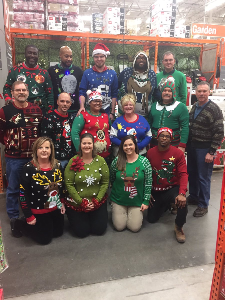 Melinda11521488's tweet image. Happy Holidays from your leadership team at THE COLONY HD!! #FUNANDFESTIVE!! @kjl265 @KelvinHenry24 @mdljpw @Daniellewin3576 @JOsgoodHD @Kobyves @Justin_L_Harris @tiffanytalmadge