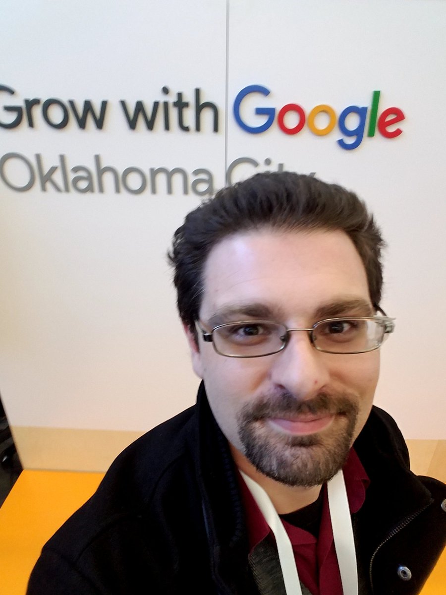 Ink_Curse's tweet photo. Been here less than fifteen minutes, and I've already met a hiring manager! https://t.co/4aw5WRPTZ6