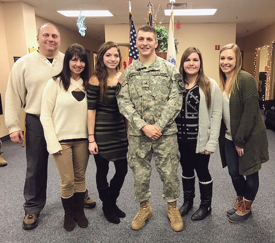 MikeScarpello25's tweet photo. Officially contracted with the US Army 🇺🇸 https://t.co/1RlUVy6JGY