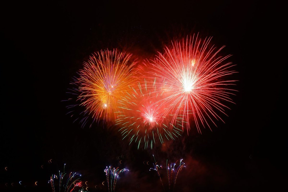 3EMagazine's tweet photo. "Feel" Fireworks by Touching the Screen https://t.co/uKPLN0ZEPV