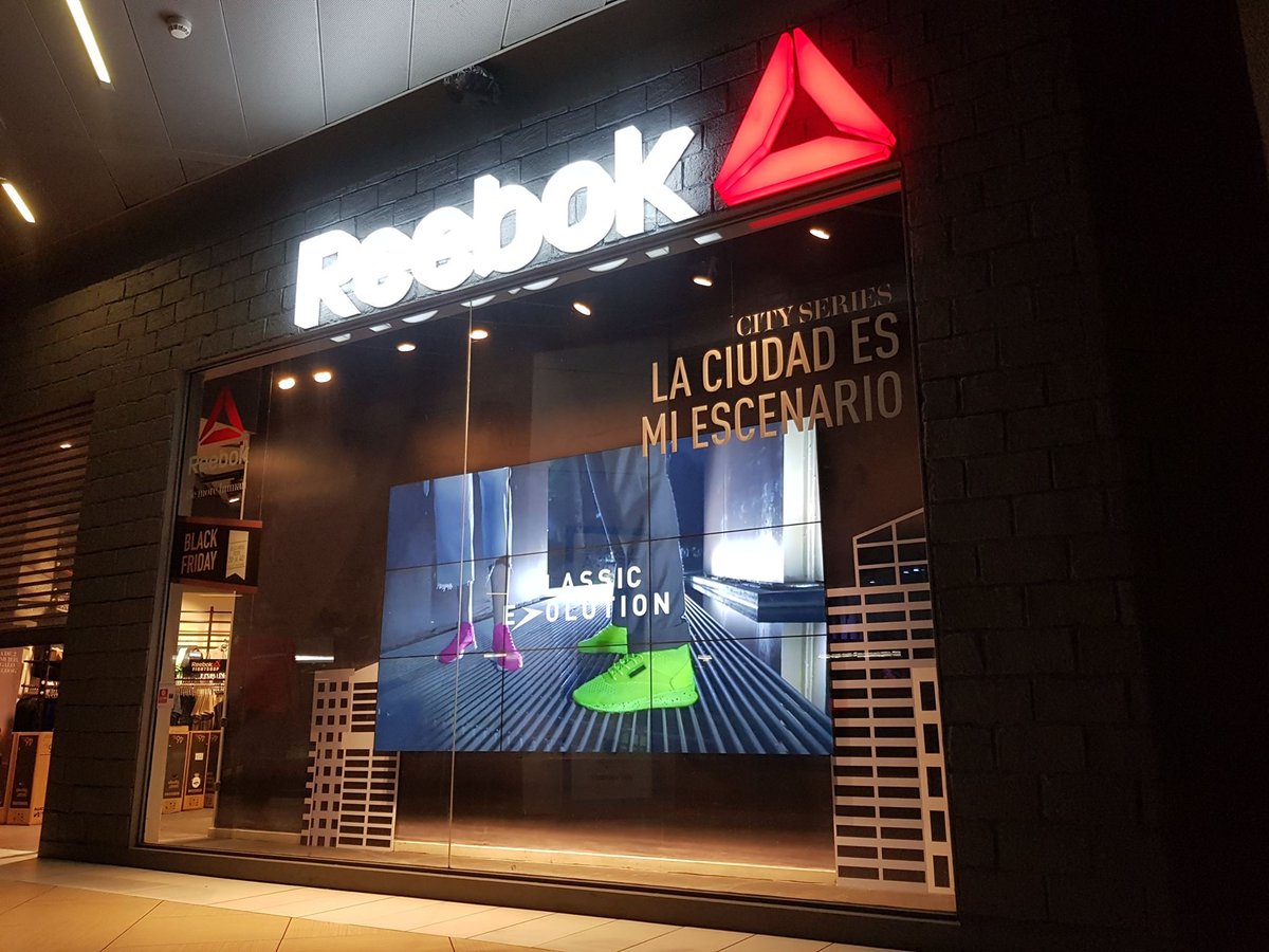 reebok costanera center