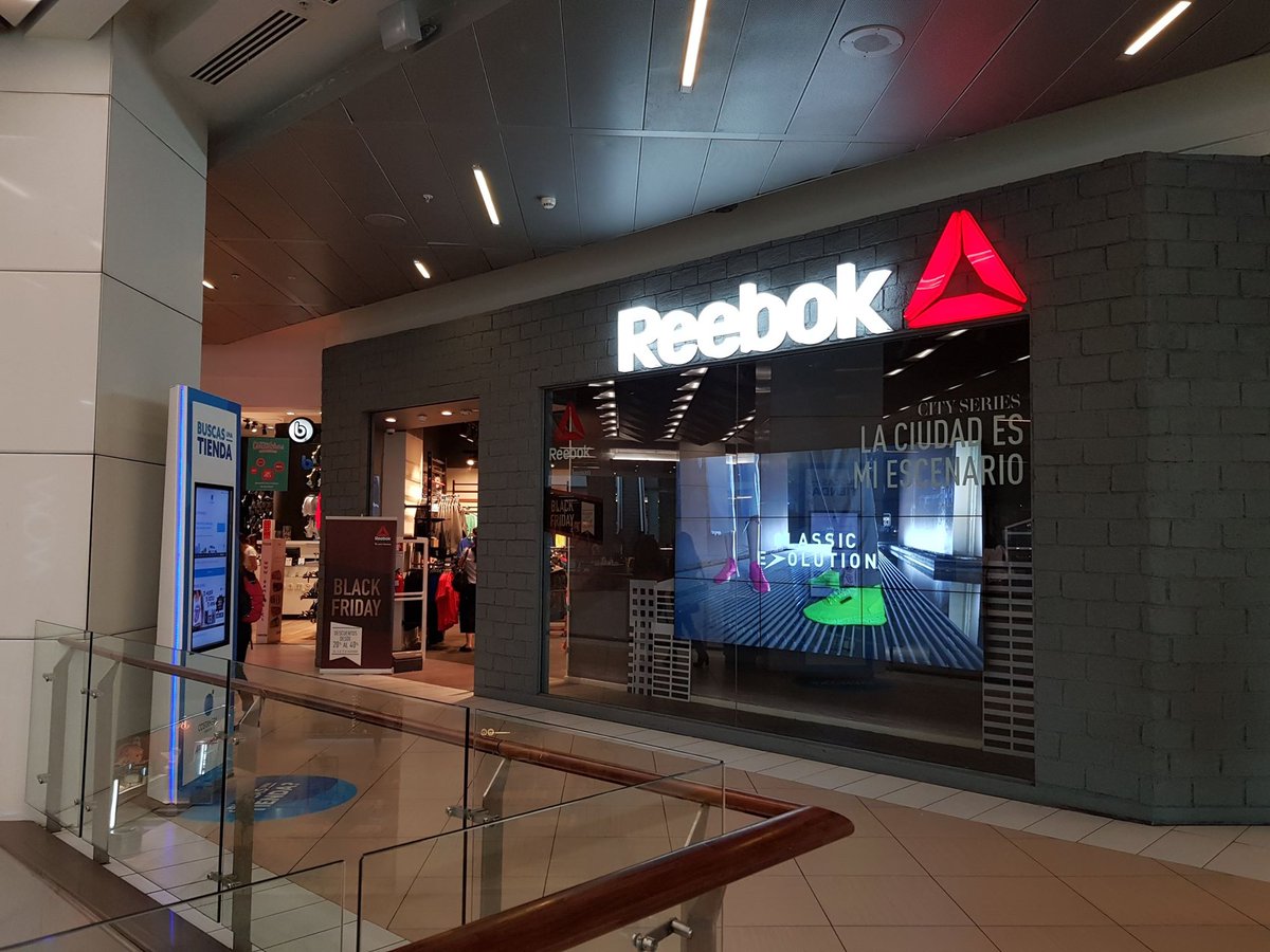 reebok costanera center