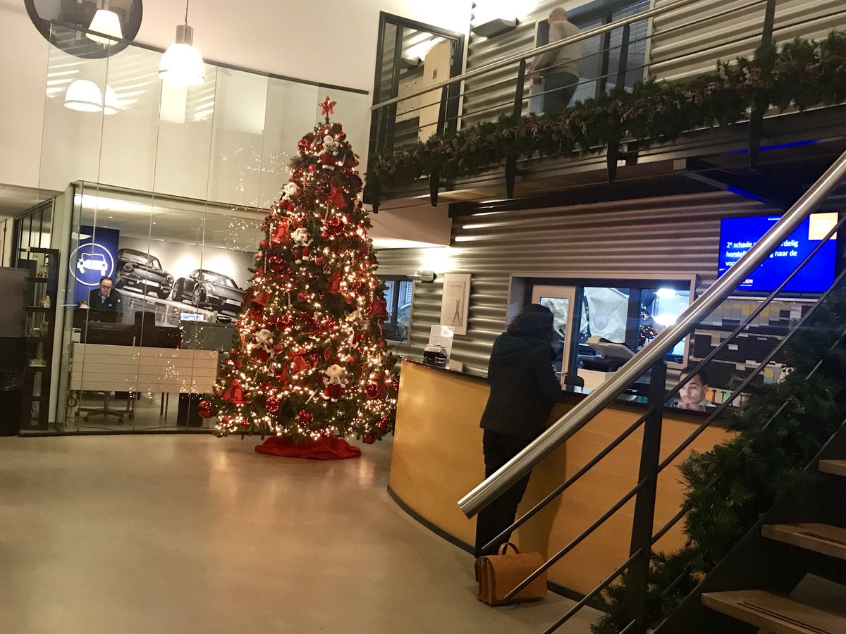 2018 starten met een nieuwe job? Wij zetten graag een FLINKE boom met je op. Schademanager, calculator en front office collega’s kunnen bij ons snel aan de slag. Bel op mijn mobiel (06 54768883) of stuur een mailtje naar alfred@moller.info