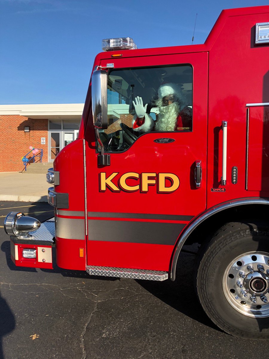 <a href="/RQSRaytownMidd/">Raytown Middle</a> students and staff collected 14 boxes of food items for REAP at their annual Community Breakfast with help from <a href="/KCMOFireDept/">Kansas City Fire Department (KCFD)</a> and <a href="/PennValleyScout/">PennValleyScouts</a> Women's Basketball team. #BeRaytown