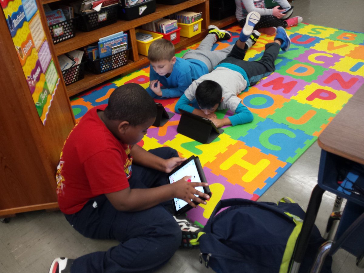 lisamgill2016's tweet photo. We spent our Hour of Coding in Scratch Jr. &amp; https://t.co/xXmrvMxpYP #HourofCode #aesdreamingbig https://t.co/8Y1IXYeQFE
