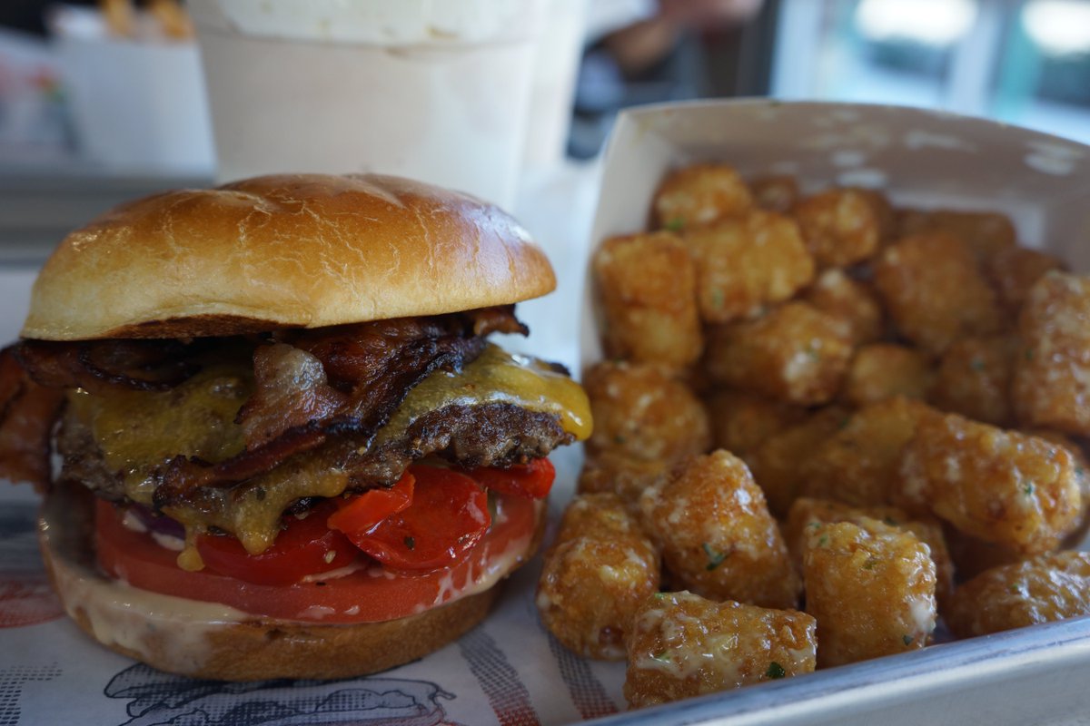 BuiltAlston's tweet image. Garlic or sriracha tots? Try either one for FREE this weekend only, with the purchase of any burger! #giveaway