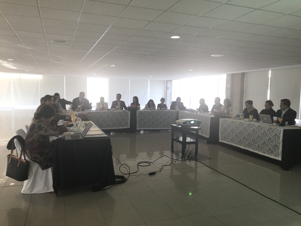 luis_gomez_gtz's tweet photo. Con apoyo @ponchogomezg @ProNIJAL participa activamente Comité Estatal mejora Inglés @SecEducacionJal @InnovaJal iniciativa @AristotelesSD https://t.co/kif4GGg8zz