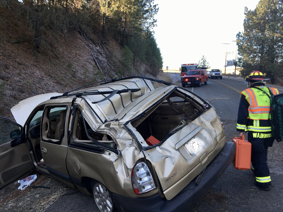 spokaneco8_3711's tweet photo. Palouse Hwy open. No patients transported. #itsslick out there please drive with caution. https://t.co/HSjbJao0En