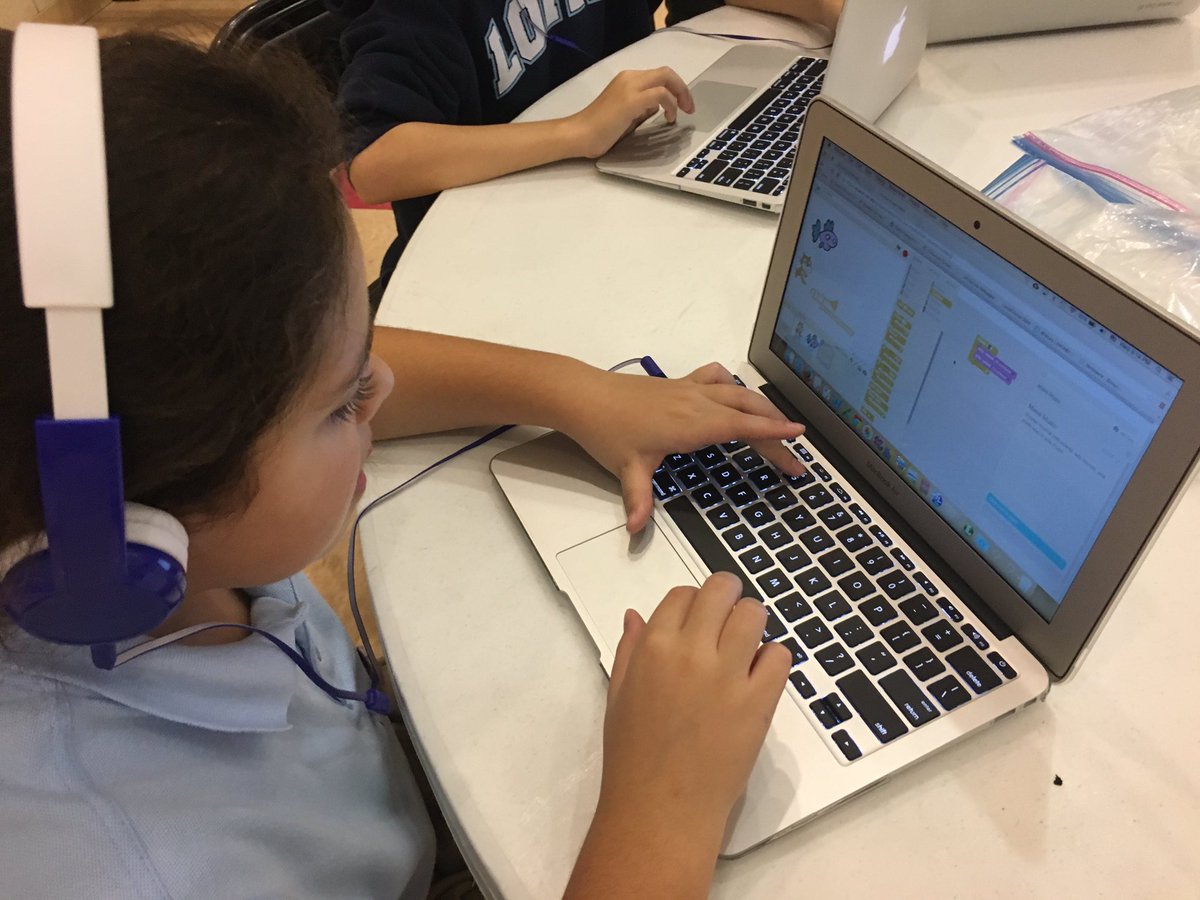 clairemracek's tweet photo. LS students sip hot chocolate & learn new ways to #code at Coding CafΓ© this week! βοΈπ€πΎ #HourOfCode #CSEdWeek #CSforALL @codeorg @TheLovettSchool @hourofcode @trevettallen #inGenStudio @scratch https://t.co/074U3QRnRM