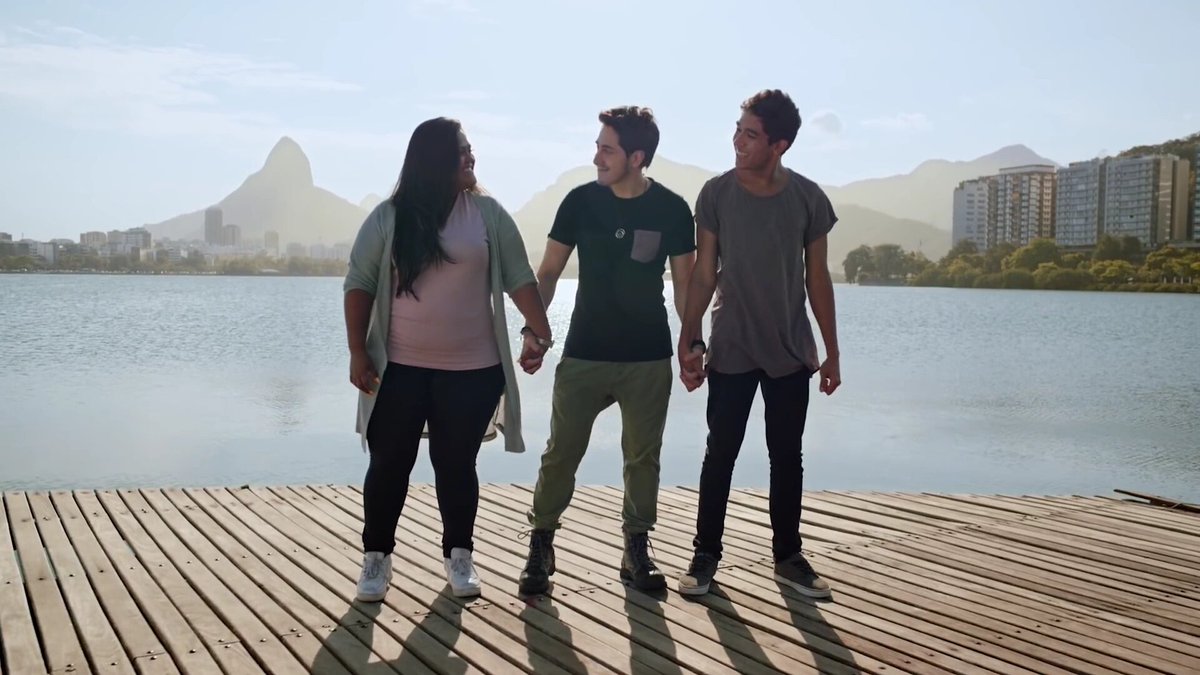 PortalAuthentic's tweet photo. Authentic no vídeo do YouTube rewind 2017, confira: https://t.co/B1XU1sZMc9 https://t.co/16BNI4A2Te