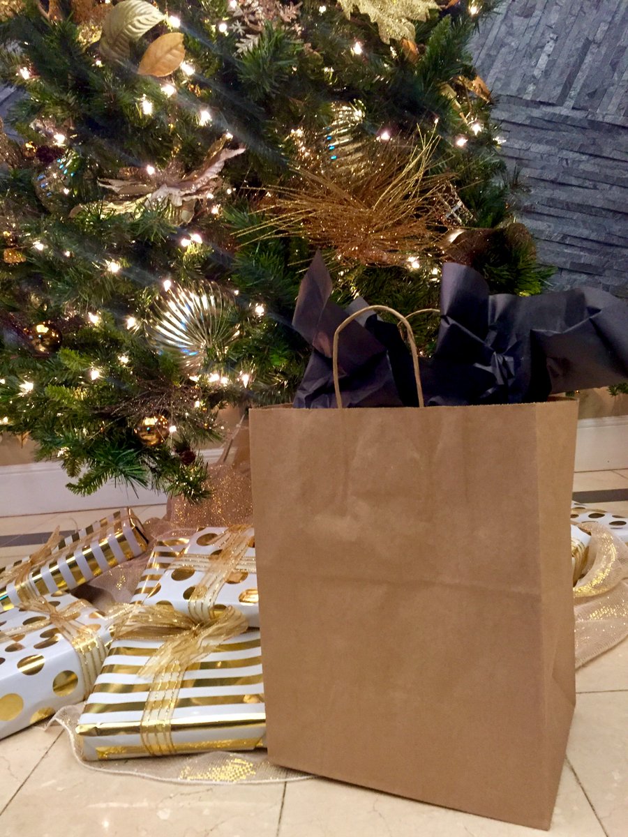 Jingle Mingle is just around the corner! Our Holiday Market is the best place to purchase Christmas gifts for your friends and family. 
Members, please RSVP to the Club 803.256.2000