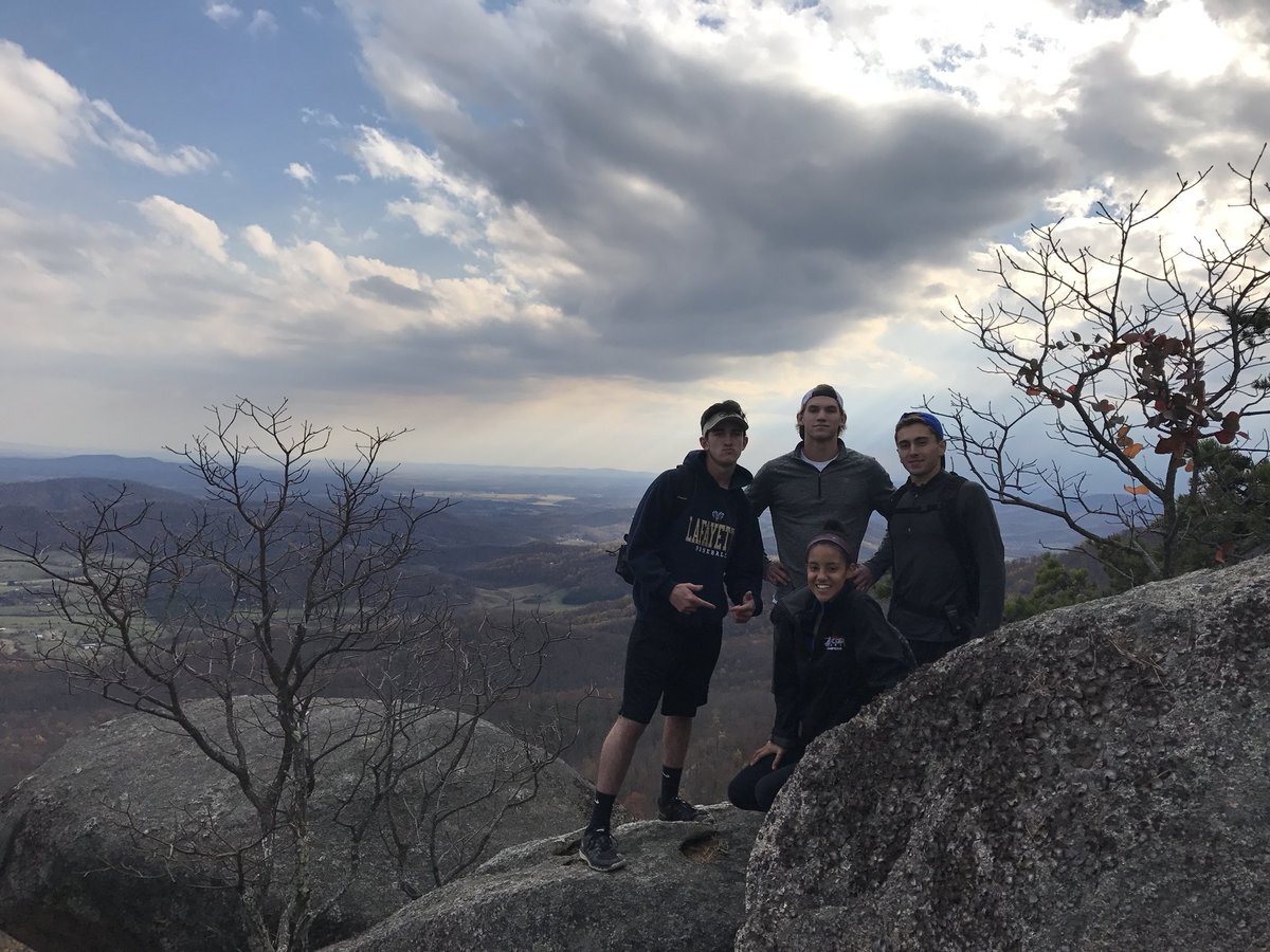 TheJaredAntle's tweet photo. Happy Birthday Mik! See u in wintergreen 🍻🏂 @stixx_6 #hoss #wintergreenorbust https://t.co/6IY6YsdQp0