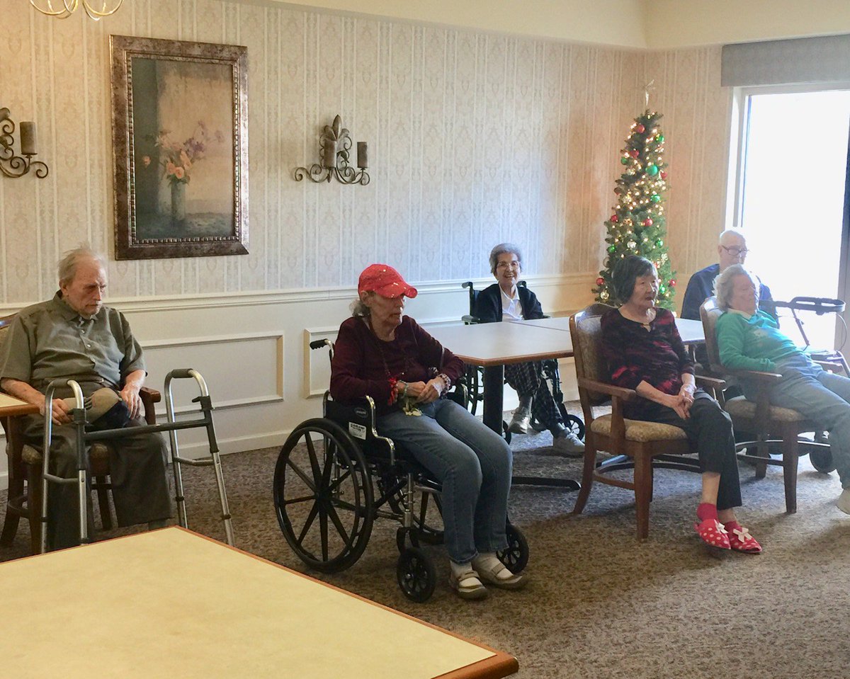 fountainviewLEC's tweet photo. The Christmas Spirit continues here at Fountain View Manor. Our residents were treated to the music of Frank Brown this afternoon. Mr. Brown sang many holiday favorites and Ms. Alice, Ms. Kay and Ms. Goni were inspired to sing along with him. #FrontierCulture https://t.co/1BE006xmCQ