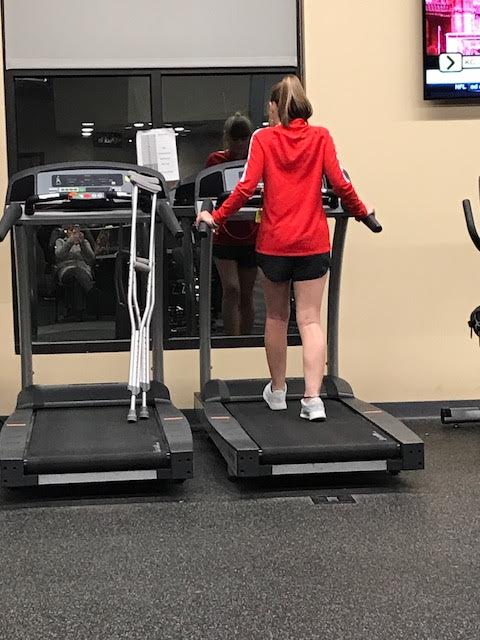 WNYFlashAcademy's tweet photo. Pictures of Shannon at her PT sessions this week. As of today (~6 weeks post-surgery) she has flexibility ~115 degrees in her leg. Her biggest accomplishment is that she is strong enough to no longer need the mobilizer. #FLASHSTRONG https://t.co/rzoiA534wJ