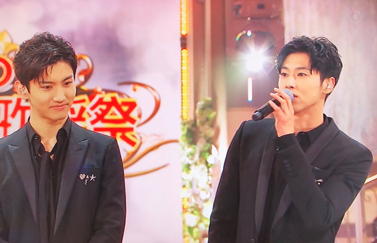 lovenho206's tweet image. #FNS歌謡祭東方神起  
カッコよさと美しさを際立たせてくれた衣装担当さんとヘアメイクさんに臨時ボーナス差し上げたいぐらい💝
どの衣装も本当に素敵でした✨

#Reboot東方神起 
#ユノ
YUNHO from 東方神起 Burning Down