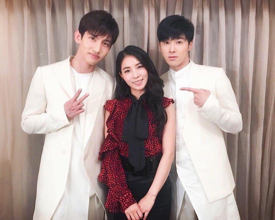 lovenho206's tweet image. #FNS歌謡祭東方神起  
カッコよさと美しさを際立たせてくれた衣装担当さんとヘアメイクさんに臨時ボーナス差し上げたいぐらい💝
どの衣装も本当に素敵でした✨

#Reboot東方神起 
#ユノ
YUNHO from 東方神起 Burning Down