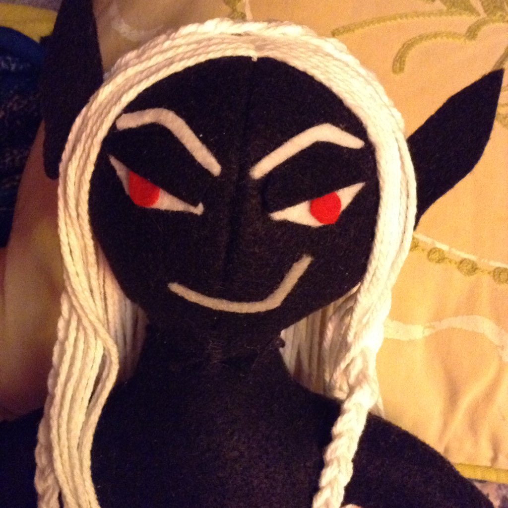 jennybeanses's tweet image. All this shady guy needs now is some clothes. #nerdcraft #drow