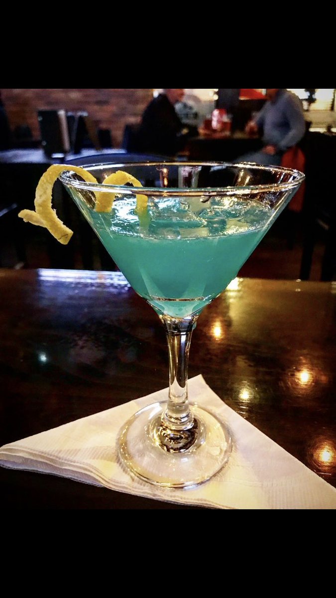 hoseandhound's tweet photo. Are You more Beer🍺or Cocktail🍸?
Cocktail in a Pub... Why not?😋
———
#cocktails #pubcocktails #publifestyle #drinkspecials #nightout #calgary #yycpubs #tyclifestyle #yyccocktails #bleumoon #yycnightlife #yycgrind #yyclifestyle https://t.co/uiG8qnFQ7P