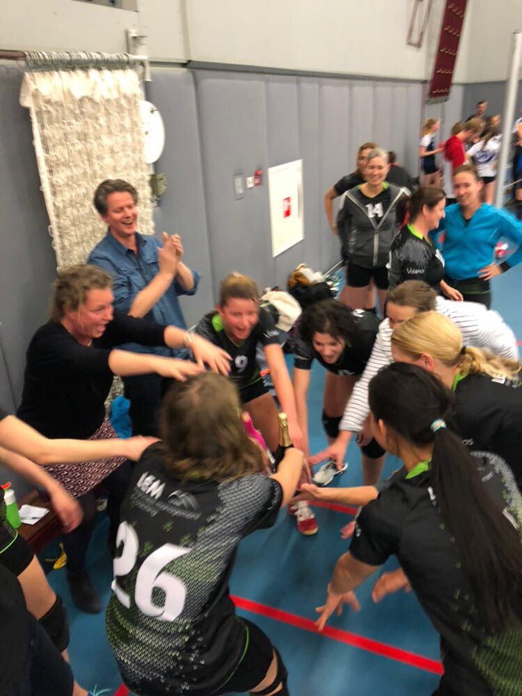 3de Kampioenen!!! Dames 2, gefeliciteerd!!! Op naar de volgende klasse!!