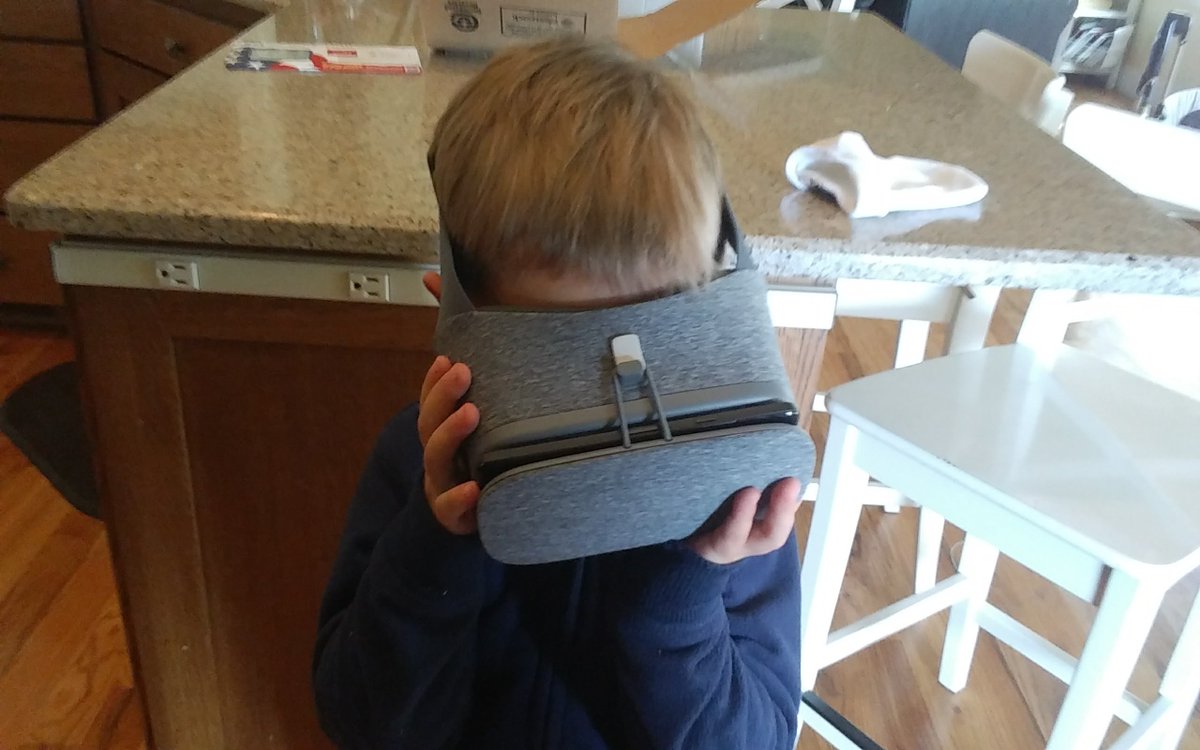 kentcdodds's tweet image. I have an exciting giveaway for anyone who wants to make something cool with #ReactVR!!
I've got 9 of these Google Daydream devices to give away (Google sent some to us GDEs. Thanks Google!). More details on the giveaway to come!
cc @NTulswani @nikgraf 😃