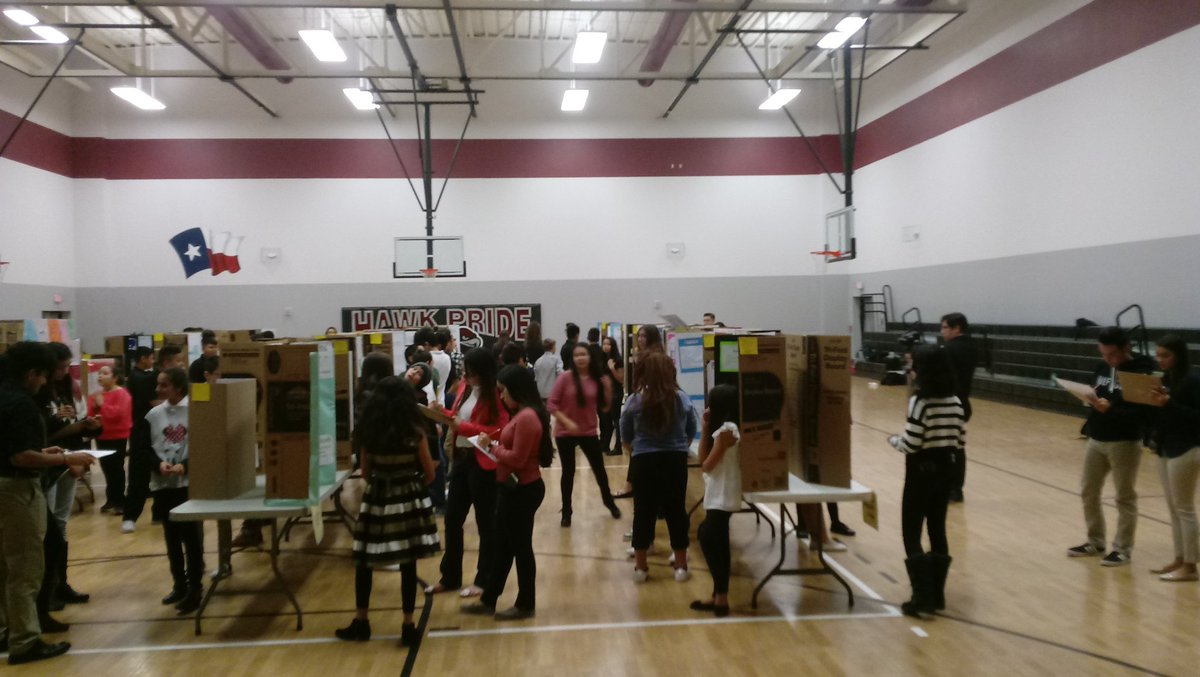 MsCastaneda6's tweet photo. Science Fair 2017-2018 was a Success! Team work is what it is all about 😁 @HMShawks_CISD https://t.co/eduJzmZ56s