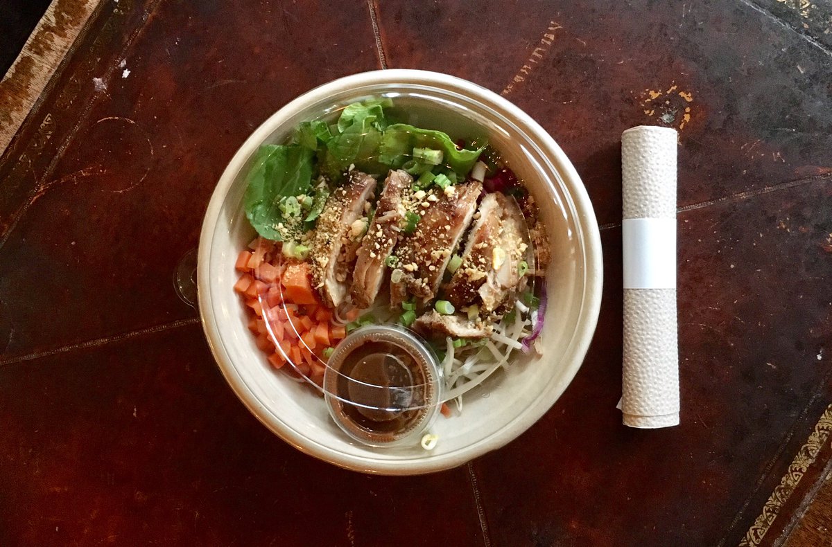 thaidirect_co's tweet photo. Check out the winning Make Your Own Thai Bowl of the day. Gluten &amp; Dairy Free. No Antibiotics, Non GMO, Sustainable 😊 #glutenfree #DairyFree #Lunchtime #nycfood #nyceats #nychealthy https://t.co/sEH5nSMDkI